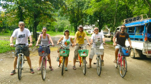 Grupo Tarannà de viaje por Laos y Camboya