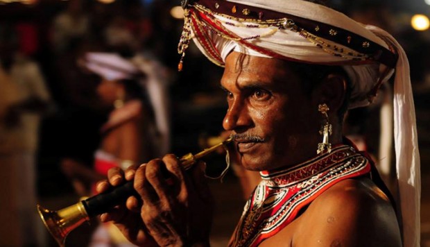 El espectáculo del Festival Perahera de Kandy. Viaje a Sri Lanka