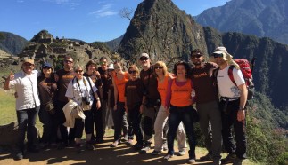 Viajeros Tarannà en el Machu Picchu durante su viaje a Perú.